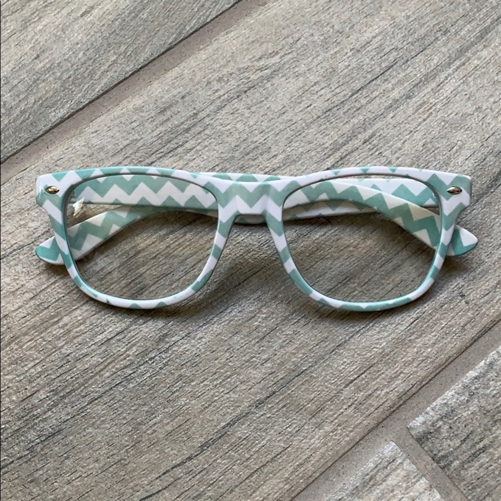 Chevron clear lens sunglasses